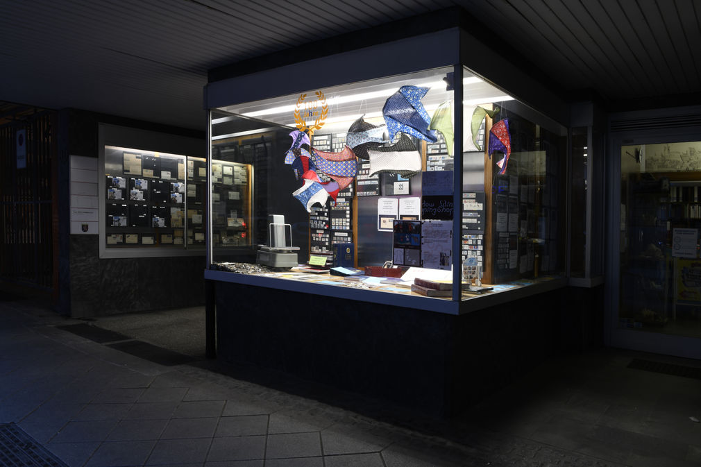 Chengtian luo window shopping foto jana bissdorf