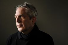 Ein bild  das menschliches gesicht  person  kleidung  portraet enthaelt   ki generierte inhalte koennen fehlerhaft sein